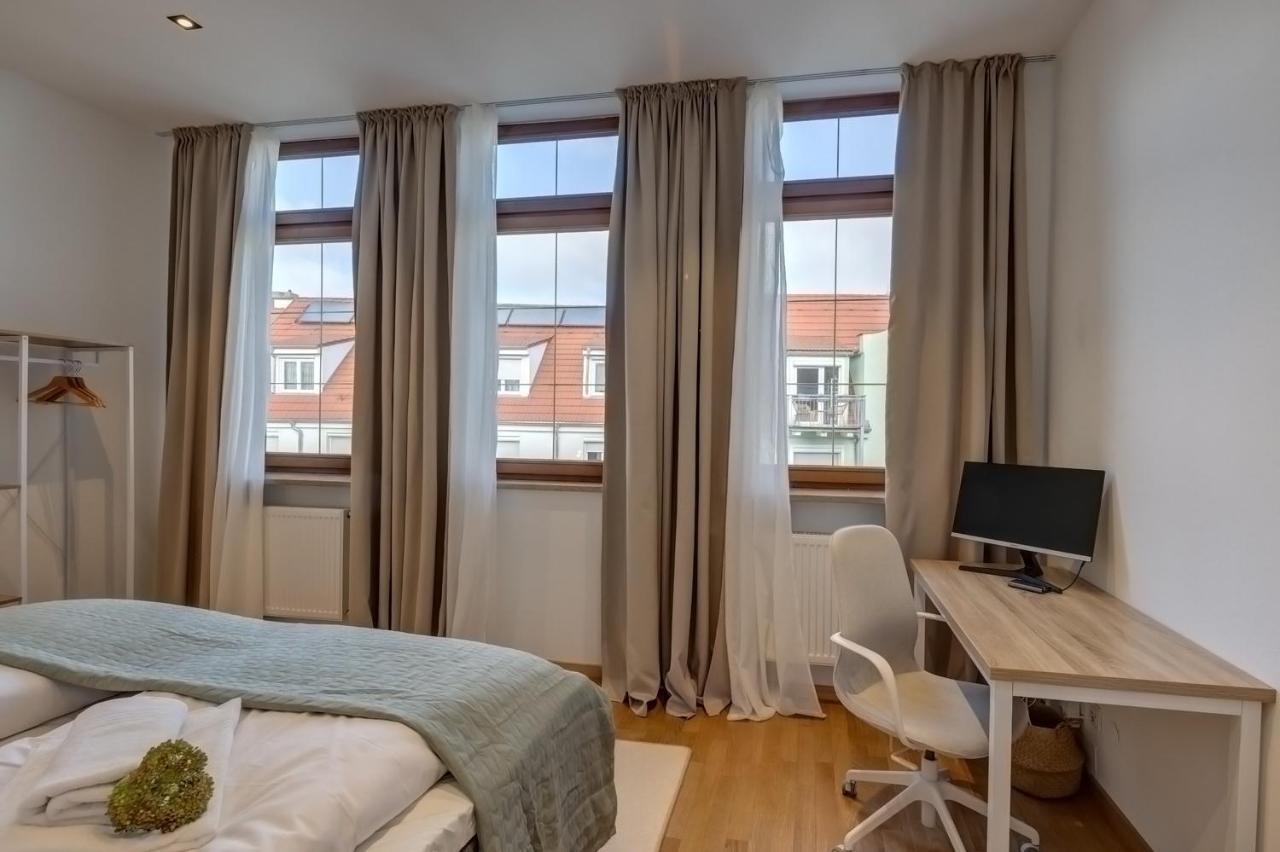 Kaza Guesthouse, Centrally Located 2 & 3 Bedroom Apartments In Augsburgo Exterior foto