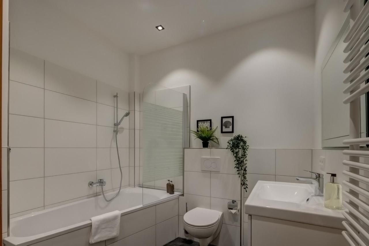 Kaza Guesthouse, Centrally Located 2 & 3 Bedroom Apartments In Augsburgo Exterior foto