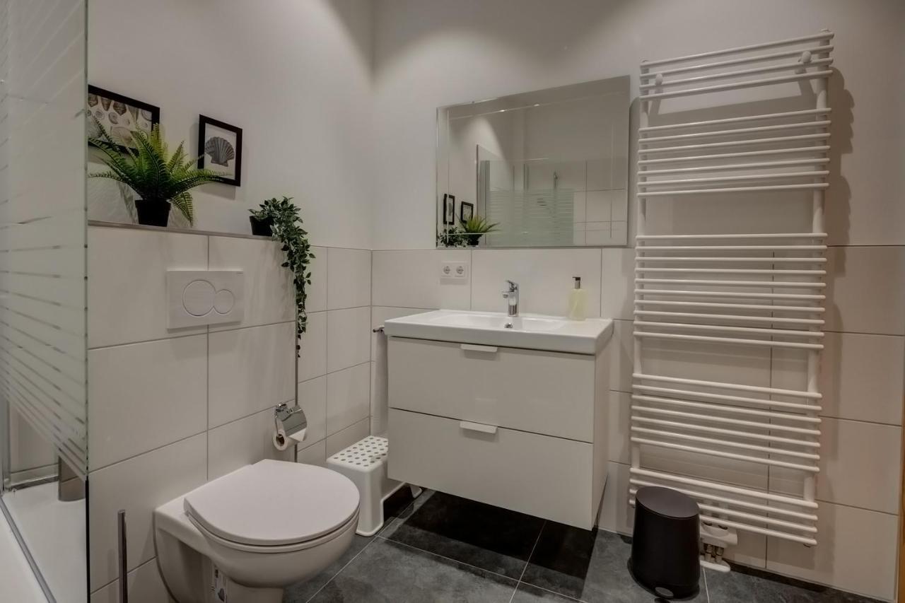 Kaza Guesthouse, Centrally Located 2 & 3 Bedroom Apartments In Augsburgo Exterior foto