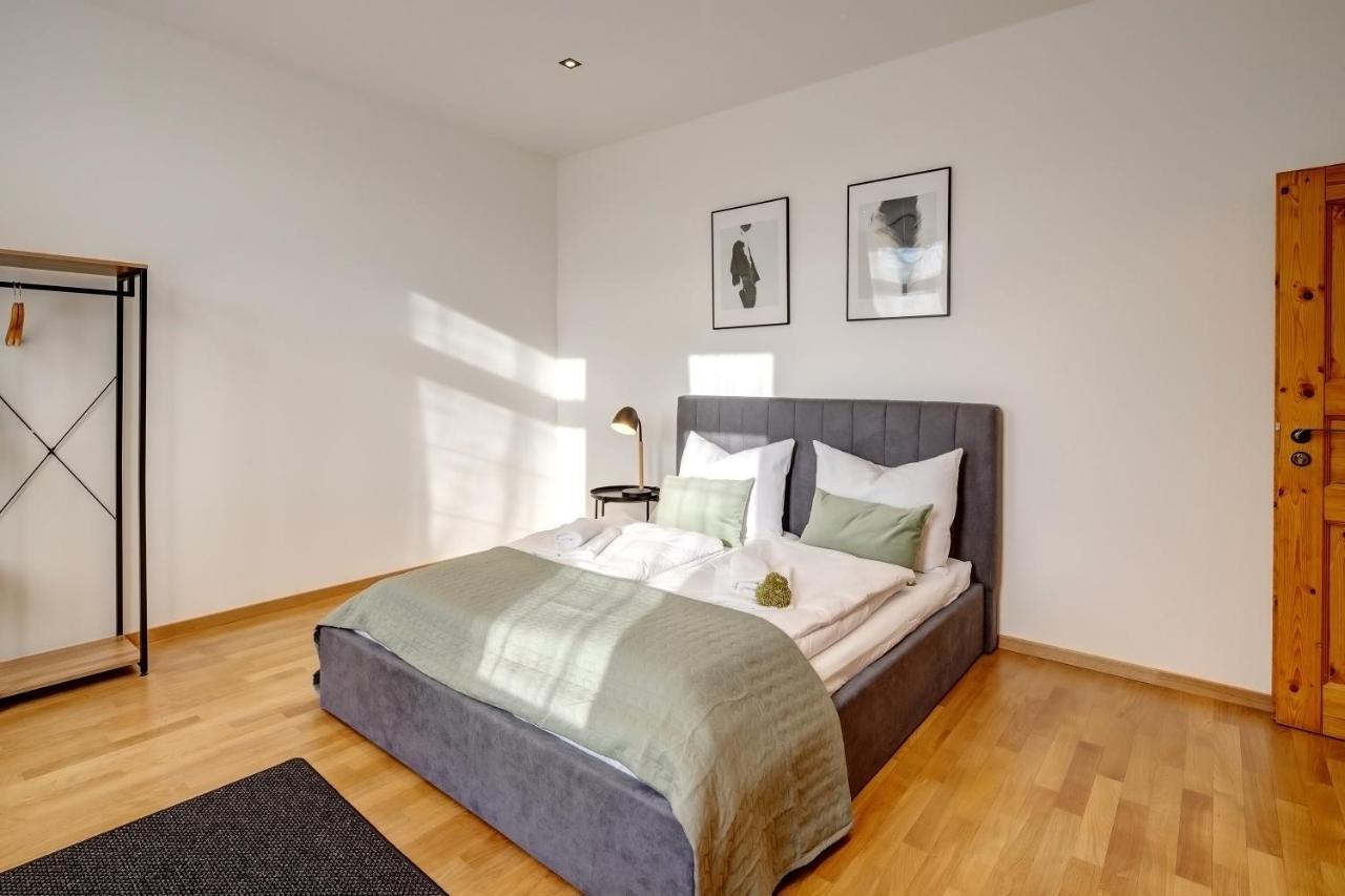 Kaza Guesthouse, Centrally Located 2 & 3 Bedroom Apartments In Augsburgo Exterior foto