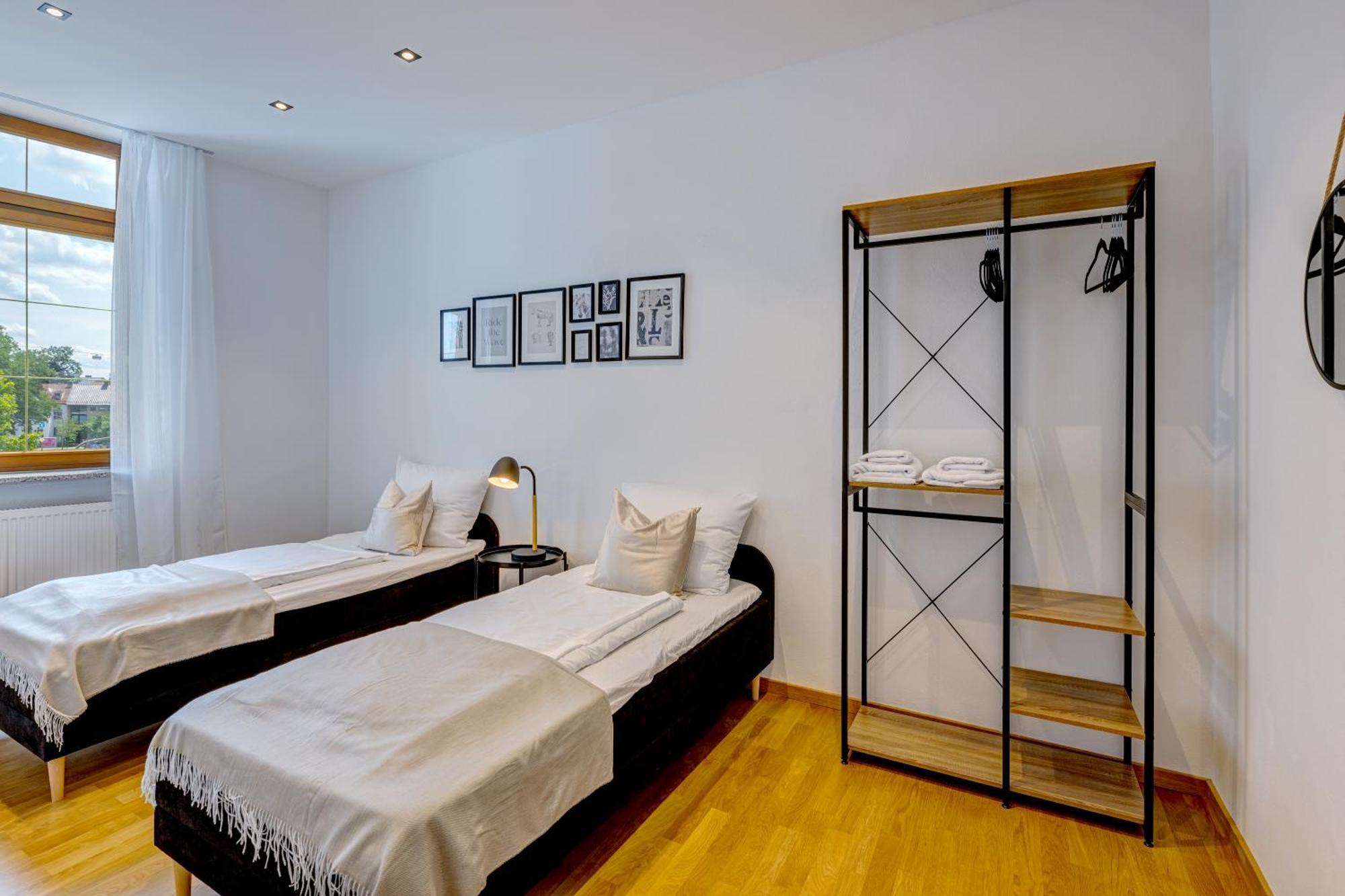 Kaza Guesthouse, Centrally Located 2 & 3 Bedroom Apartments In Augsburgo Exterior foto