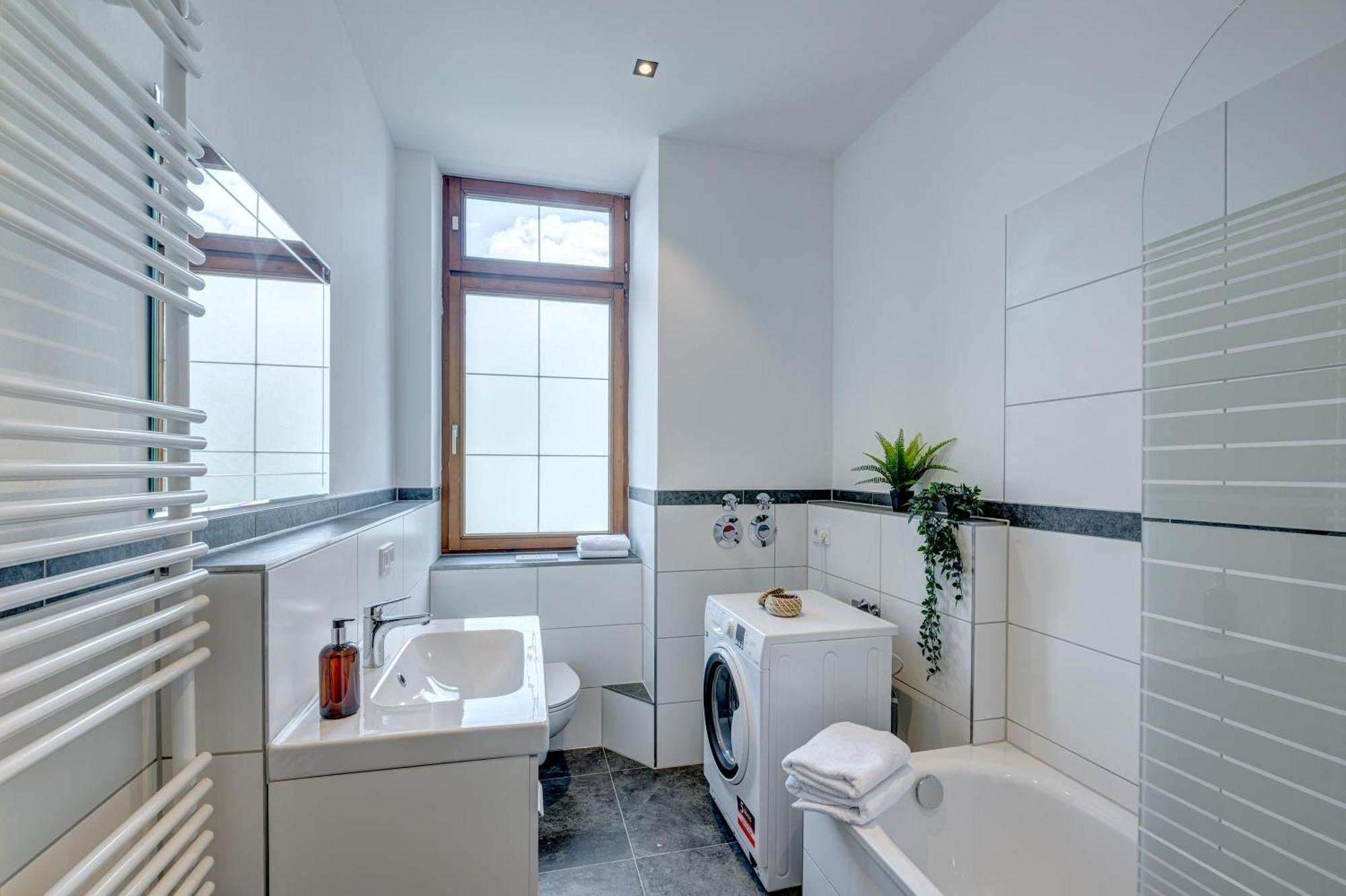 Kaza Guesthouse, Centrally Located 2 & 3 Bedroom Apartments In Augsburgo Exterior foto