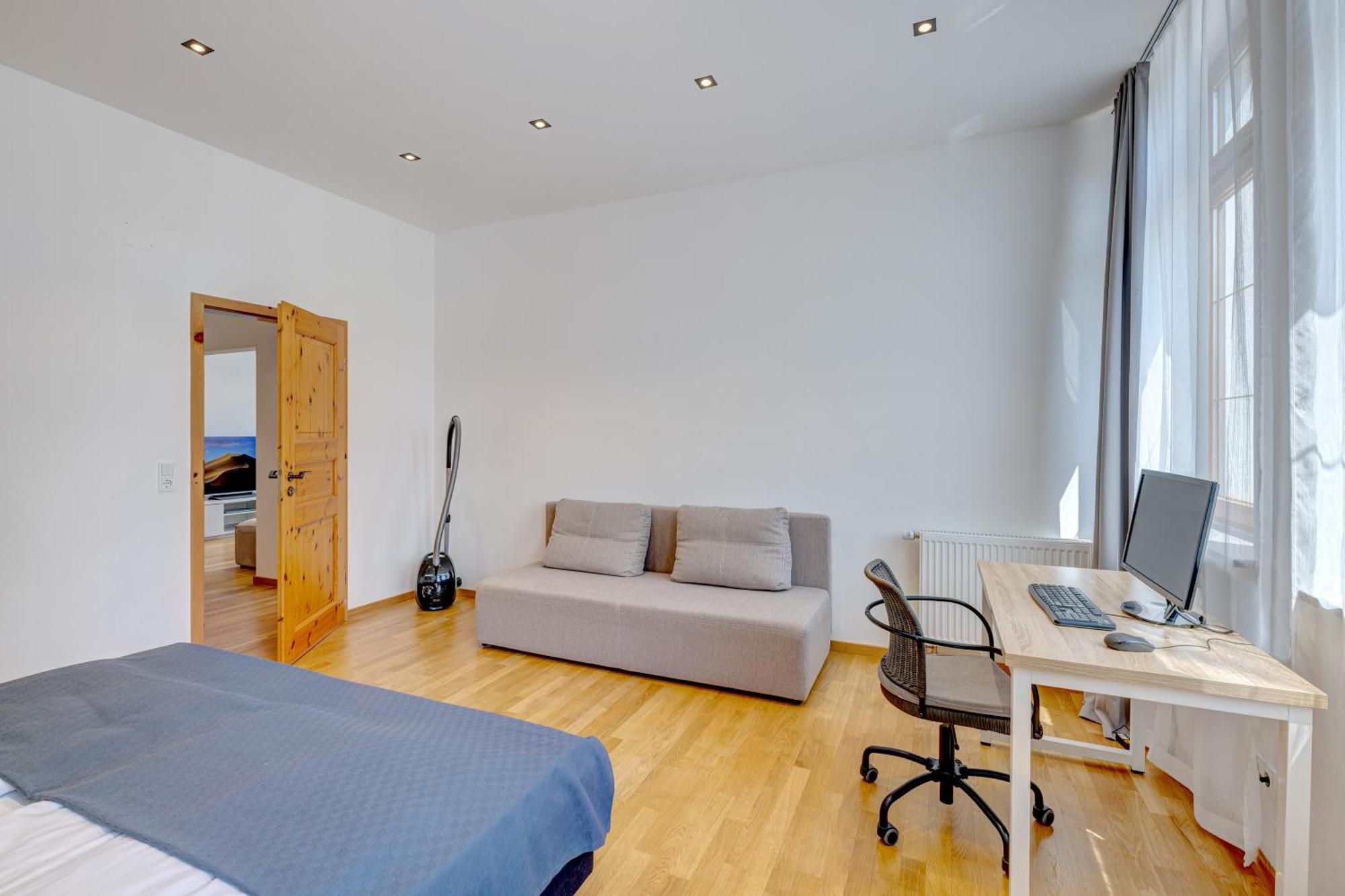 Kaza Guesthouse, Centrally Located 2 & 3 Bedroom Apartments In Augsburgo Exterior foto