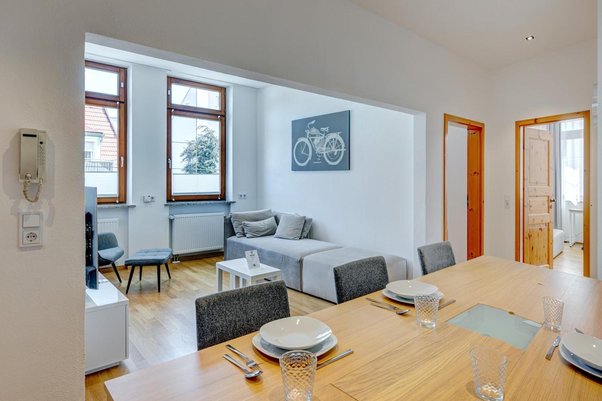 Kaza Guesthouse, Centrally Located 2 & 3 Bedroom Apartments In Augsburgo Exterior foto